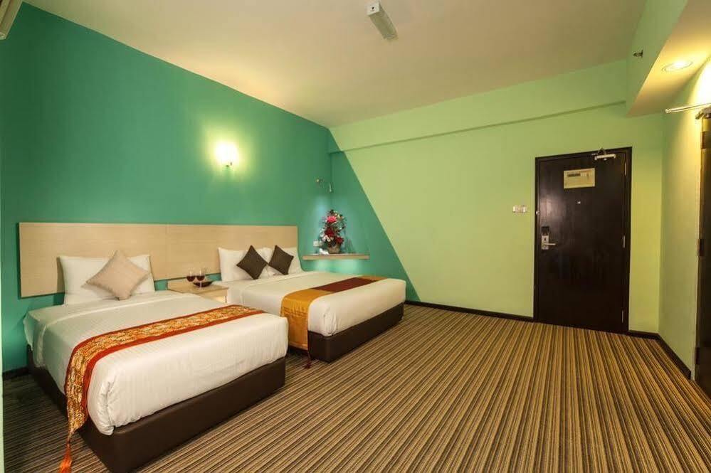 Thy Executive Hotel Johor Bahru Exterior foto